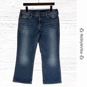 SILVER JEANS Women’s Size 32 Denim Aiko Capri Style Fit Cropped Low Rise